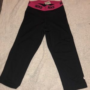 Nike Capri Athletic Leggings